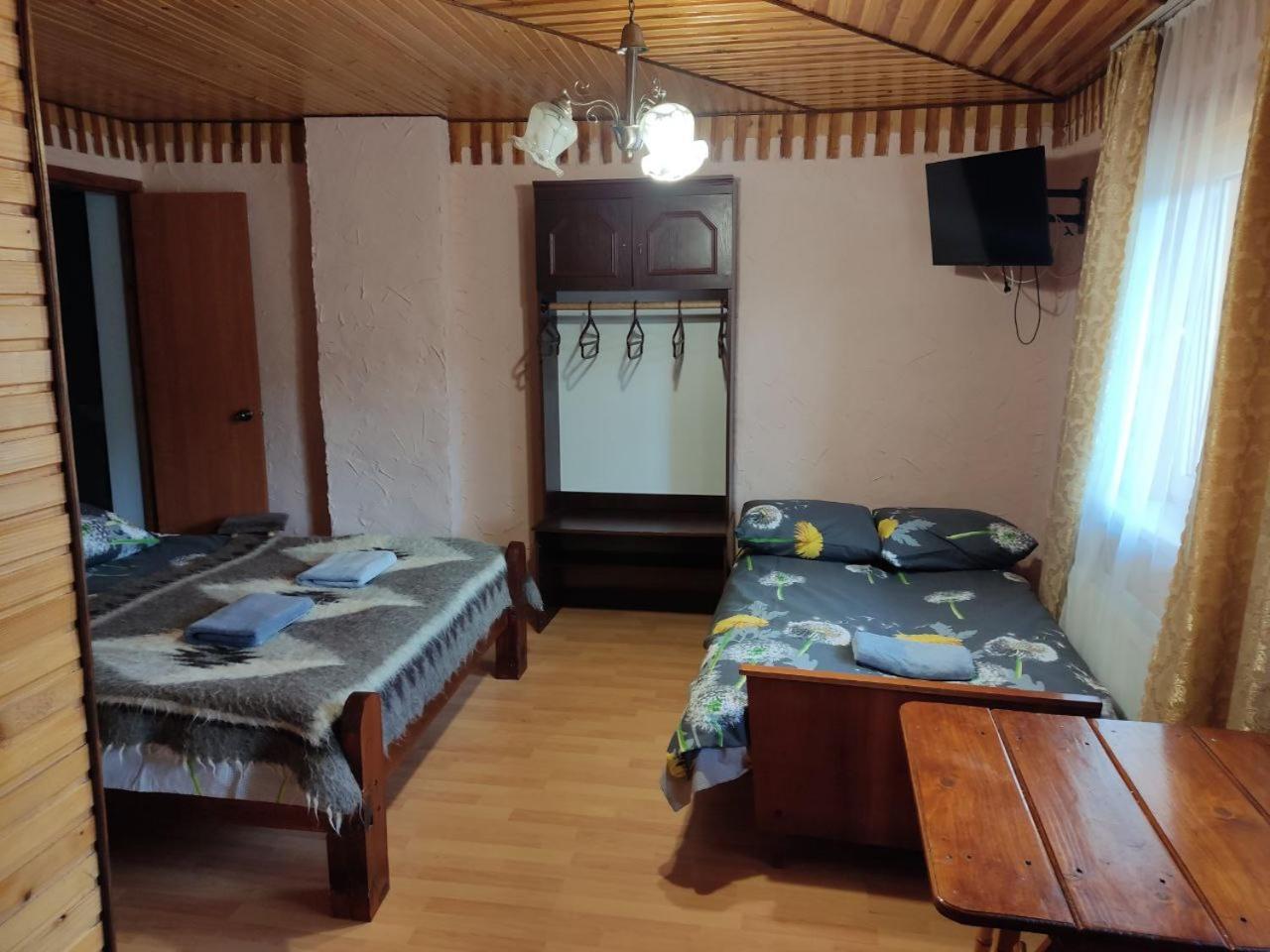 Hotel V Ulyanu à Yaremtche Extérieur photo