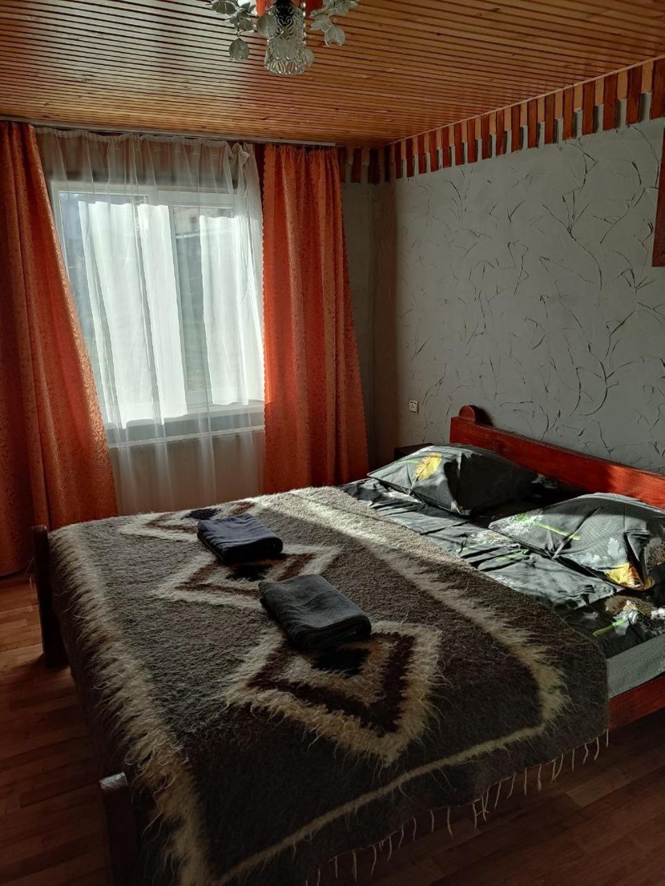 Hotel V Ulyanu à Yaremtche Extérieur photo