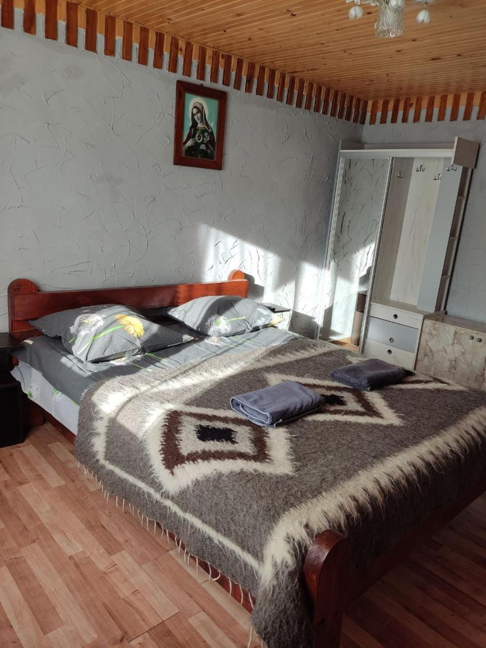 Hotel V Ulyanu à Yaremtche Extérieur photo
